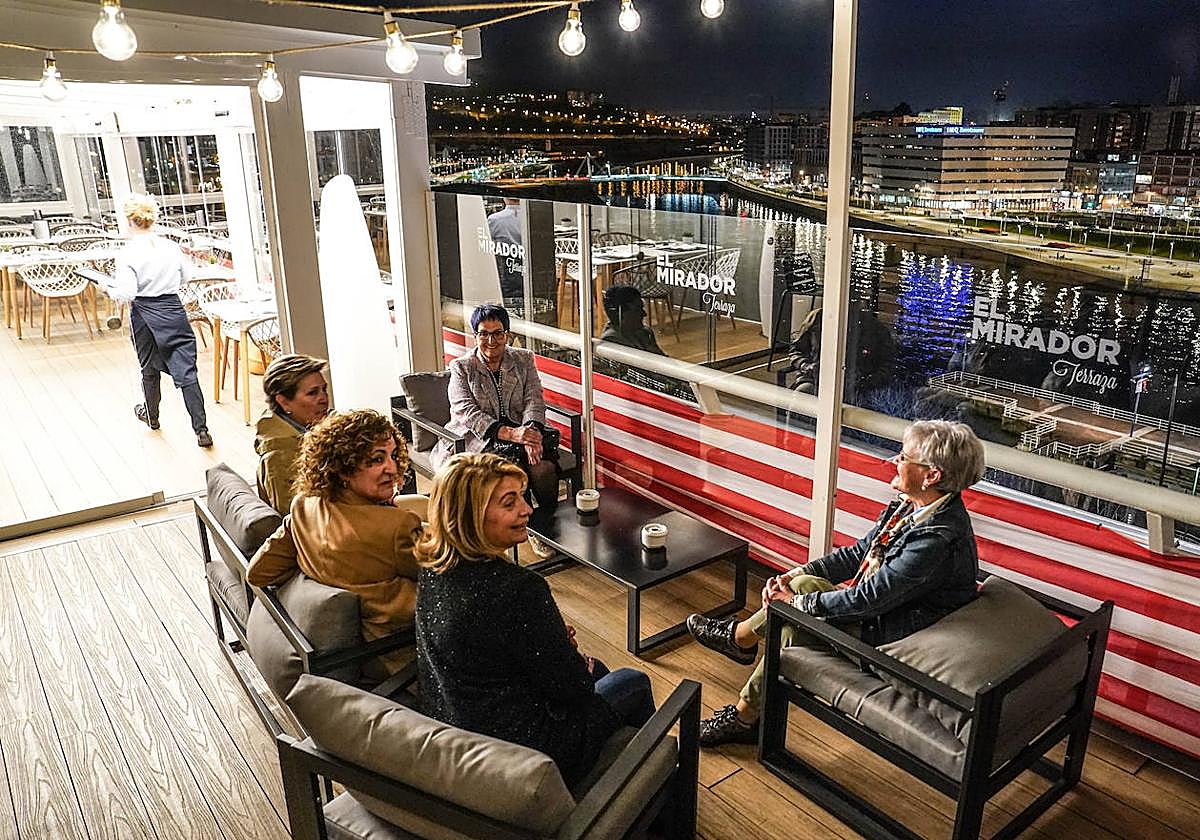 En primera fila. Terraza del Hesperia Zubialde en San Mamés.