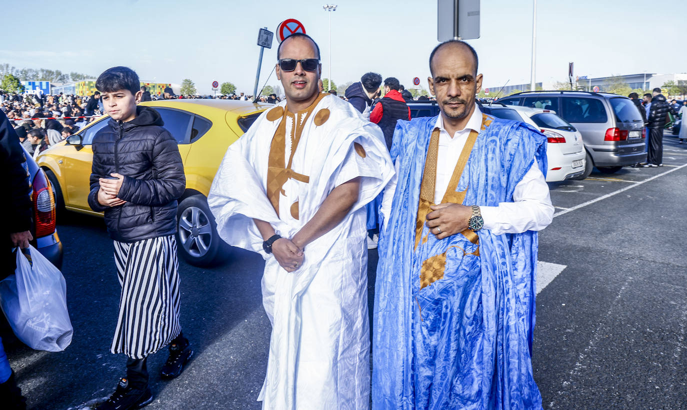 Miles de musulmanes celebran el final del Ramadán en Vitoria