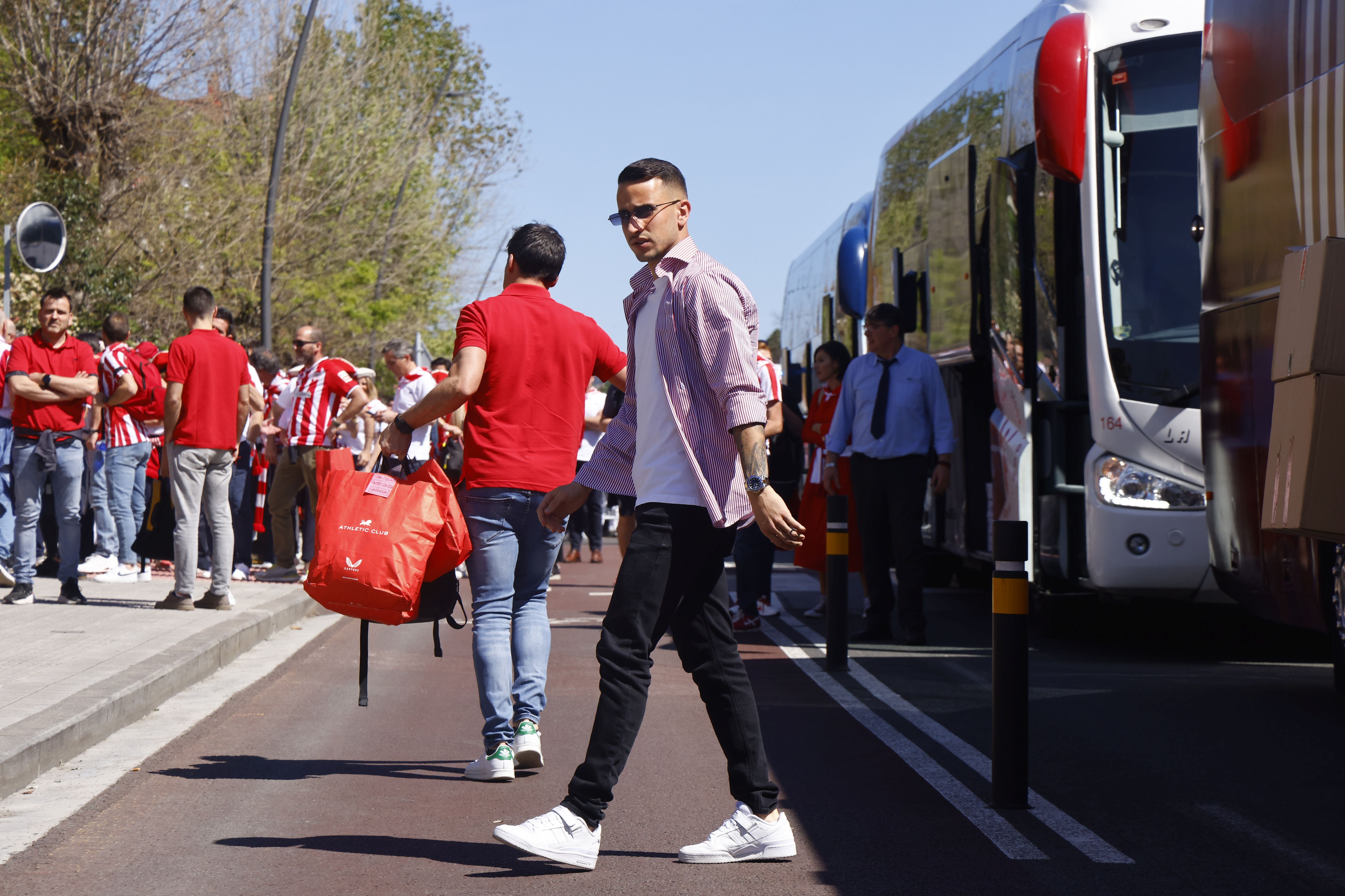 Euforia de los jugadores rojiblancos en la gabarra