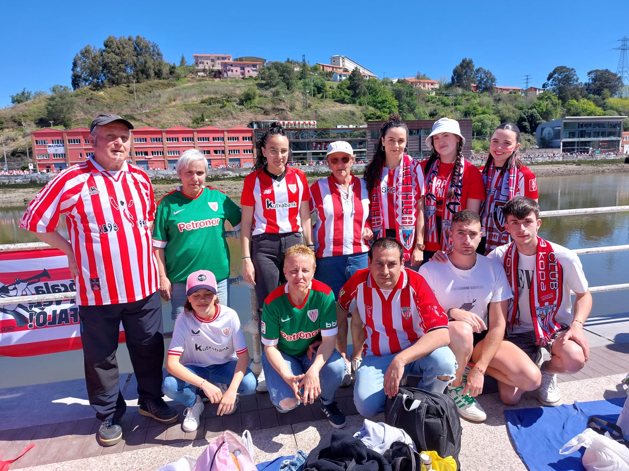 Barakaldo, fotos e información: «Tengo muchas ganas de ver pasar mi primera gabarra»