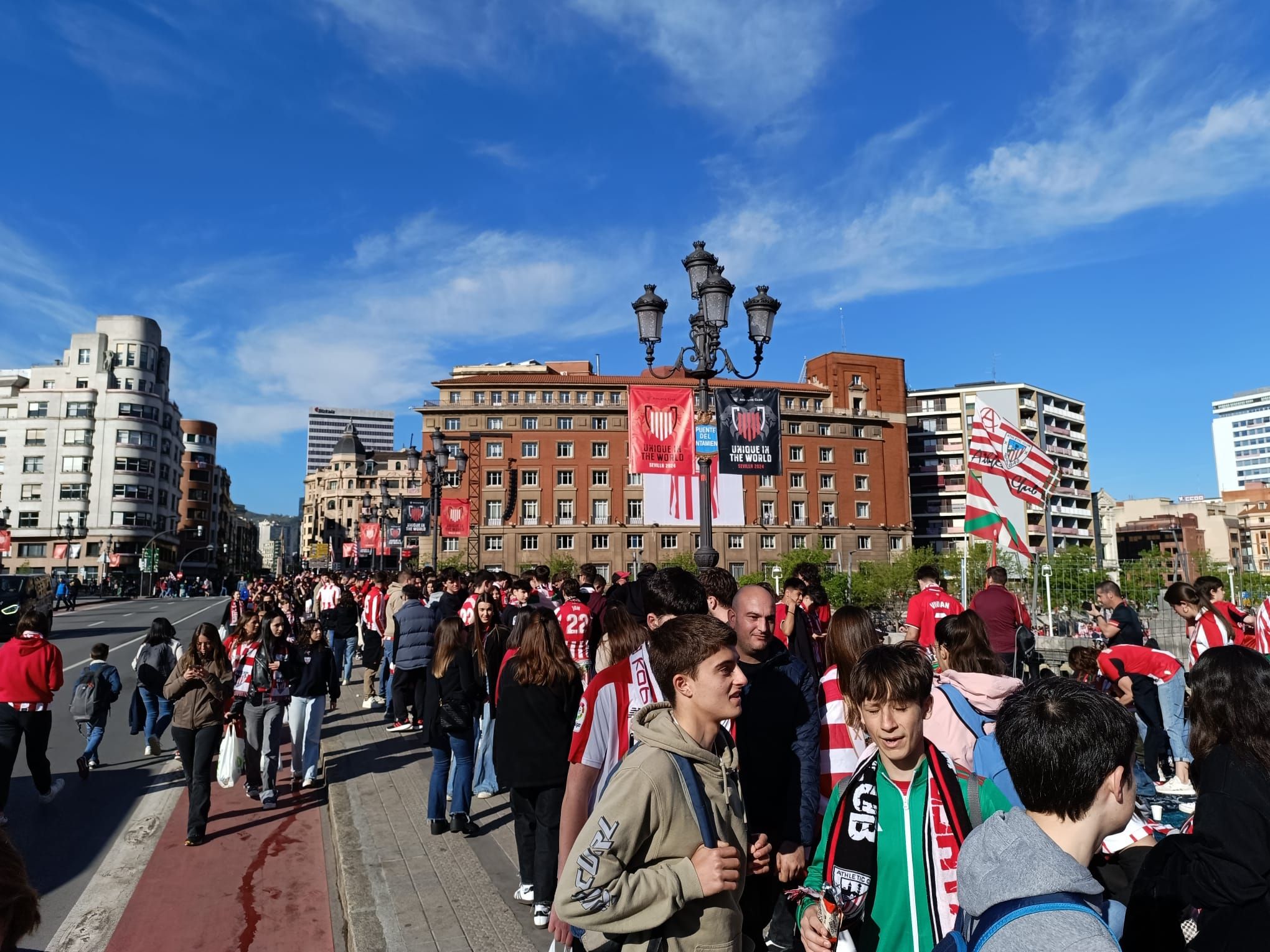 Las imágenes de la fiesta de la gabarra en Bilbao