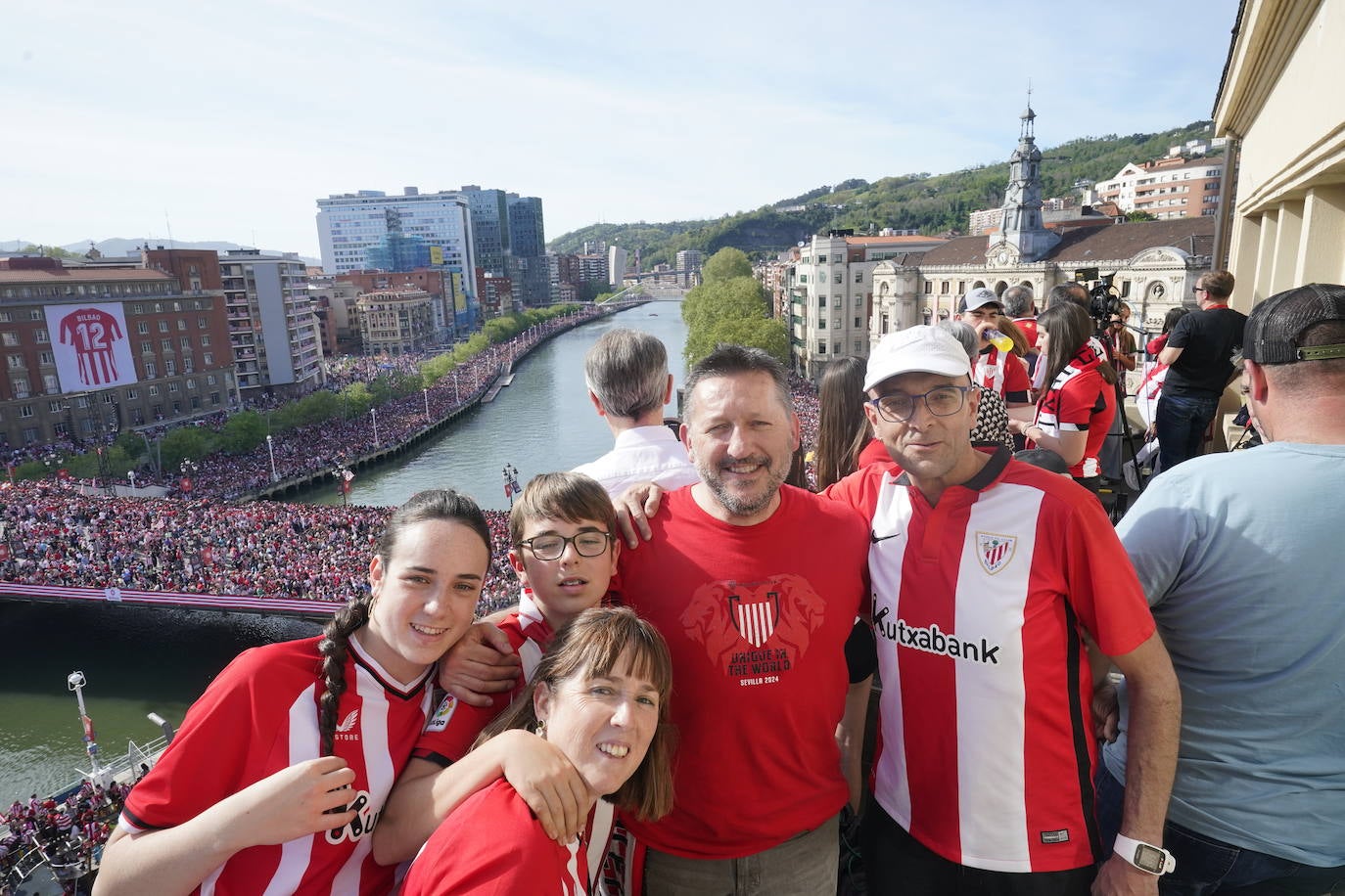 Las imágenes de la fiesta de la gabarra en Bilbao