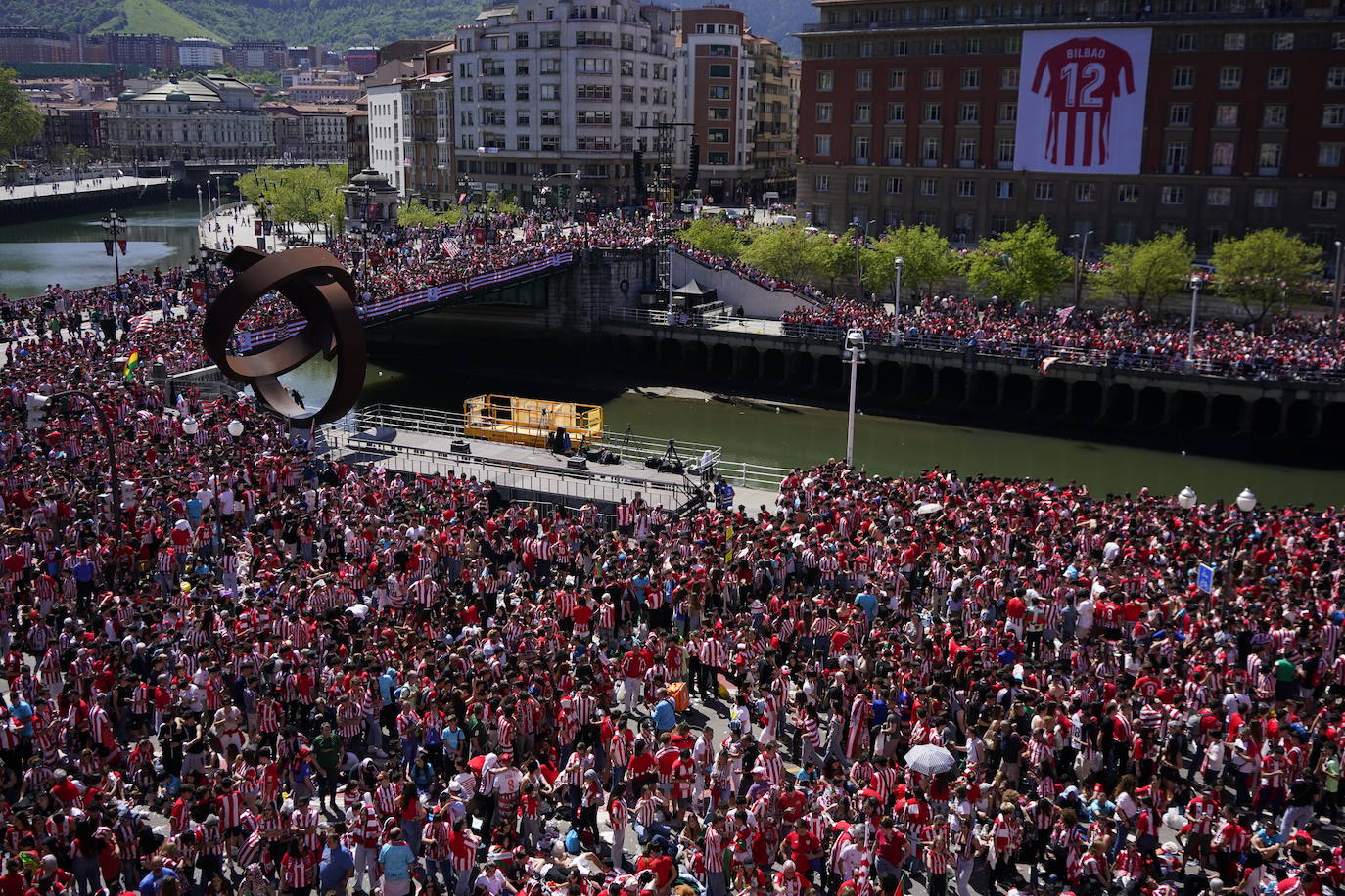 Las imágenes de la fiesta de la gabarra en Bilbao