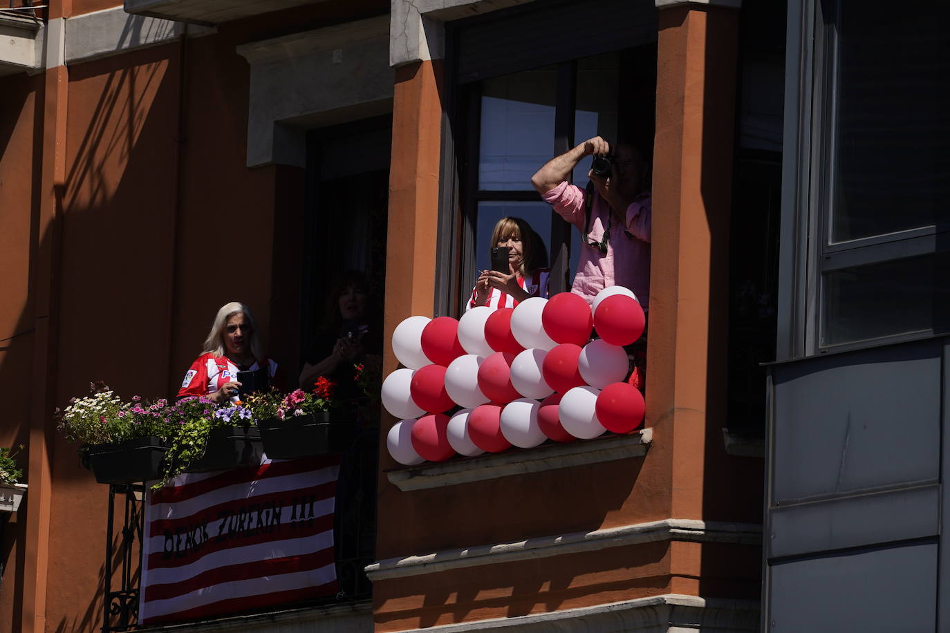 Las imágenes de la fiesta de la gabarra en Bilbao