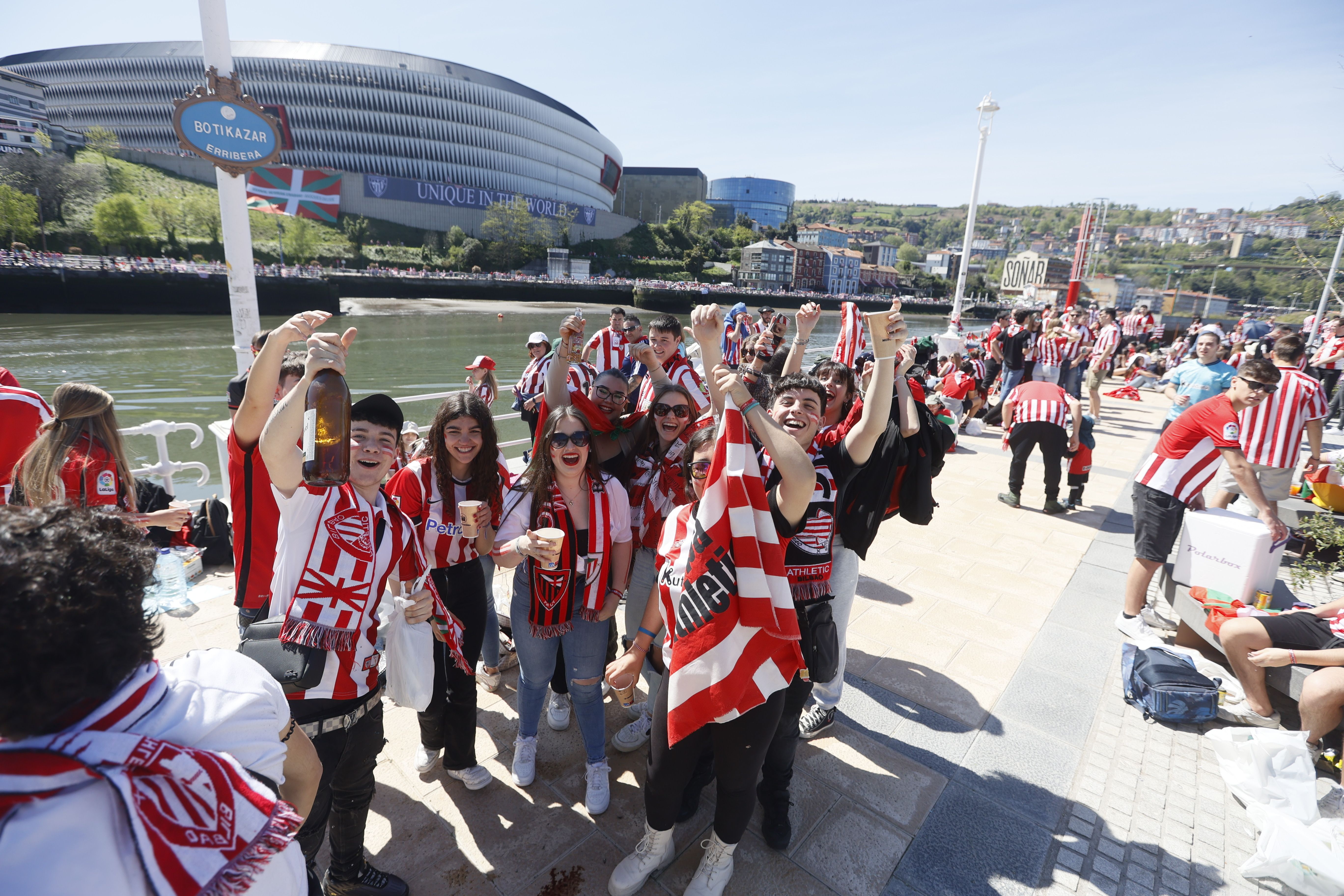 Las imágenes de la fiesta de la gabarra en Bilbao