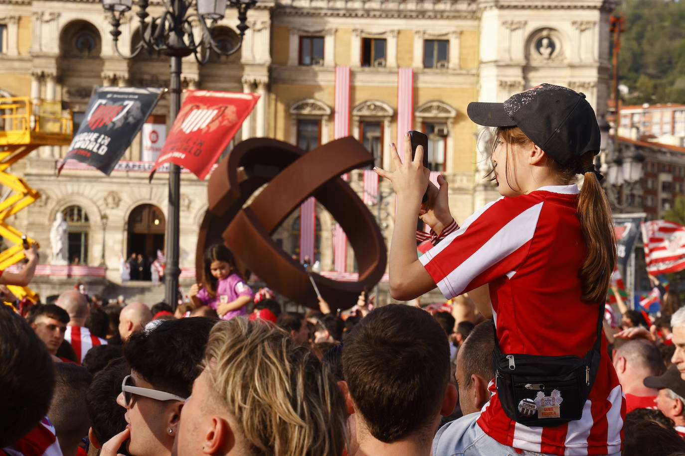 Las imágenes de la fiesta de la gabarra en Bilbao