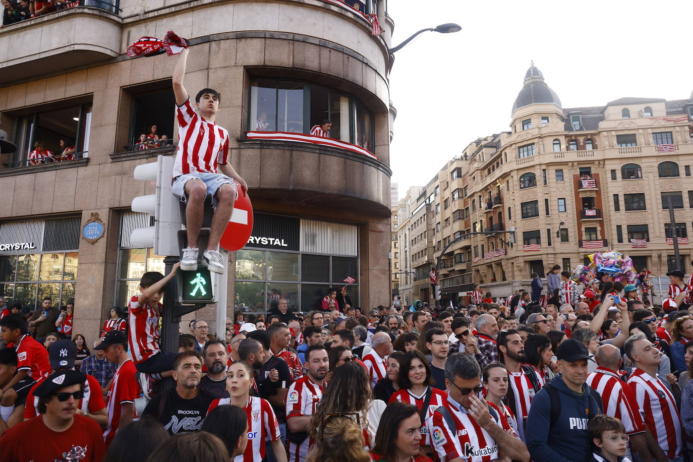 Las imágenes de la fiesta de la gabarra en Bilbao