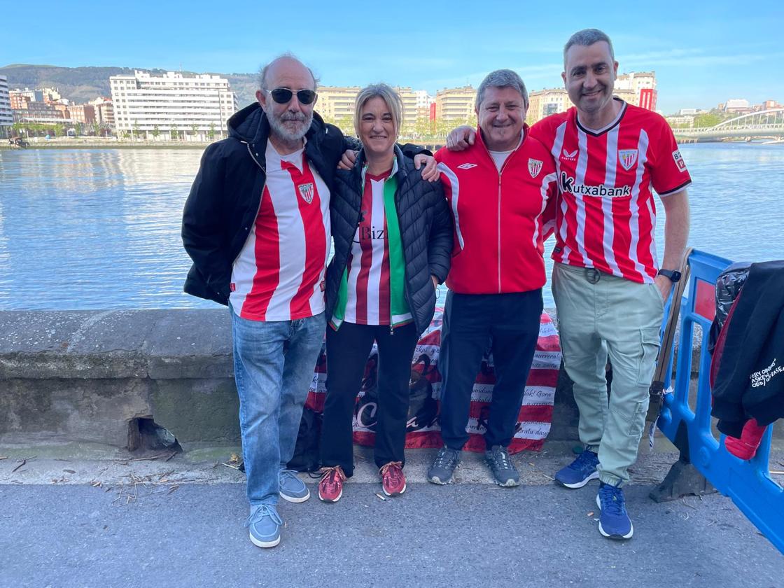 Erandio despide emocionado la gabarra: «Ya les tocaba verlo a las nuevas generaciones»
