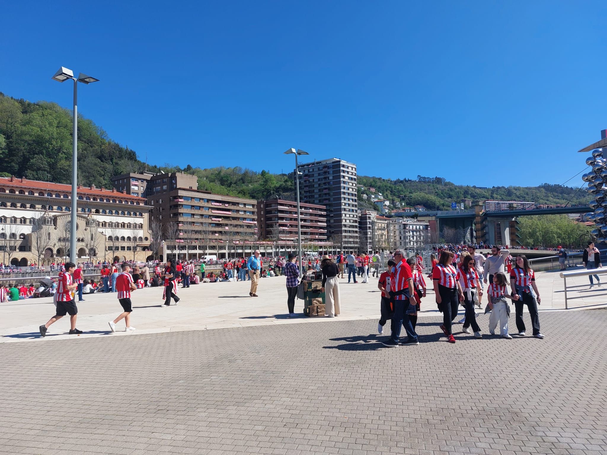 Las imágenes de la fiesta de la gabarra en Bilbao