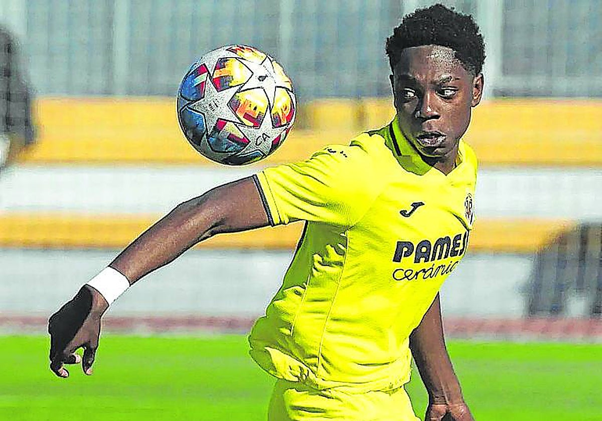 Igor Oyono en un partido con el Villarreal.