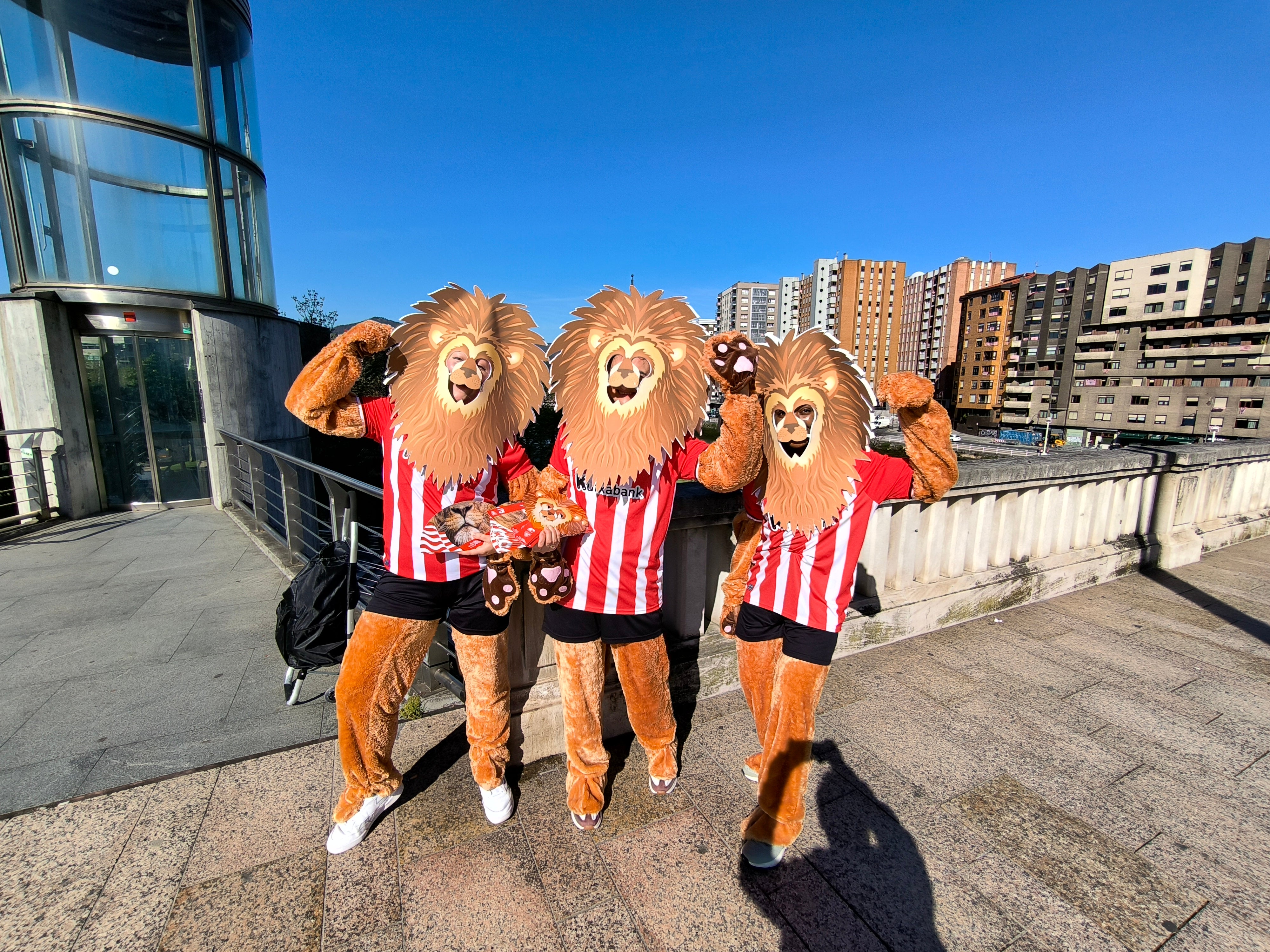 Las imágenes de la fiesta de la gabarra en Bilbao