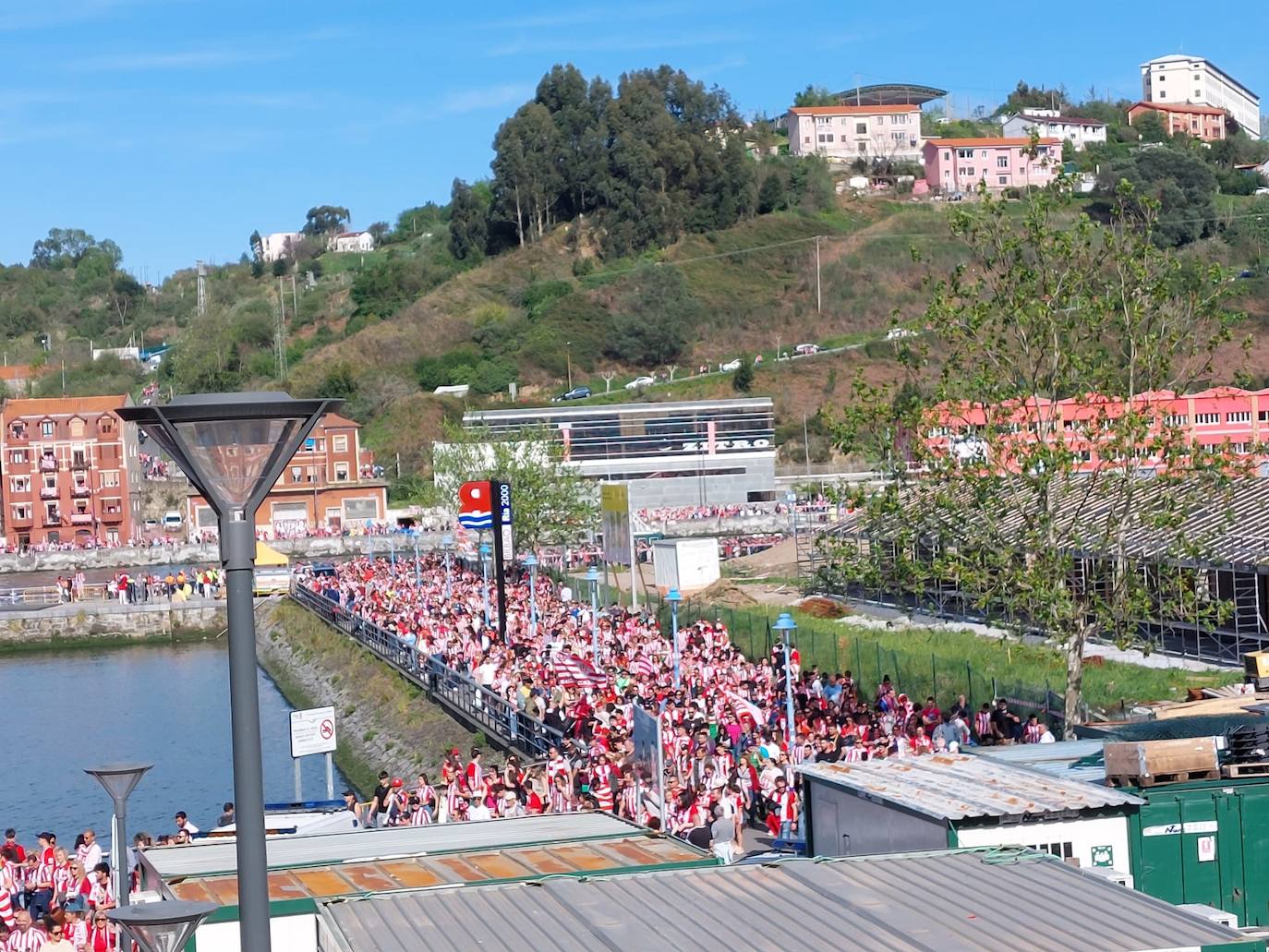 Barakaldo, fotos e información: «Tengo muchas ganas de ver pasar mi primera gabarra»