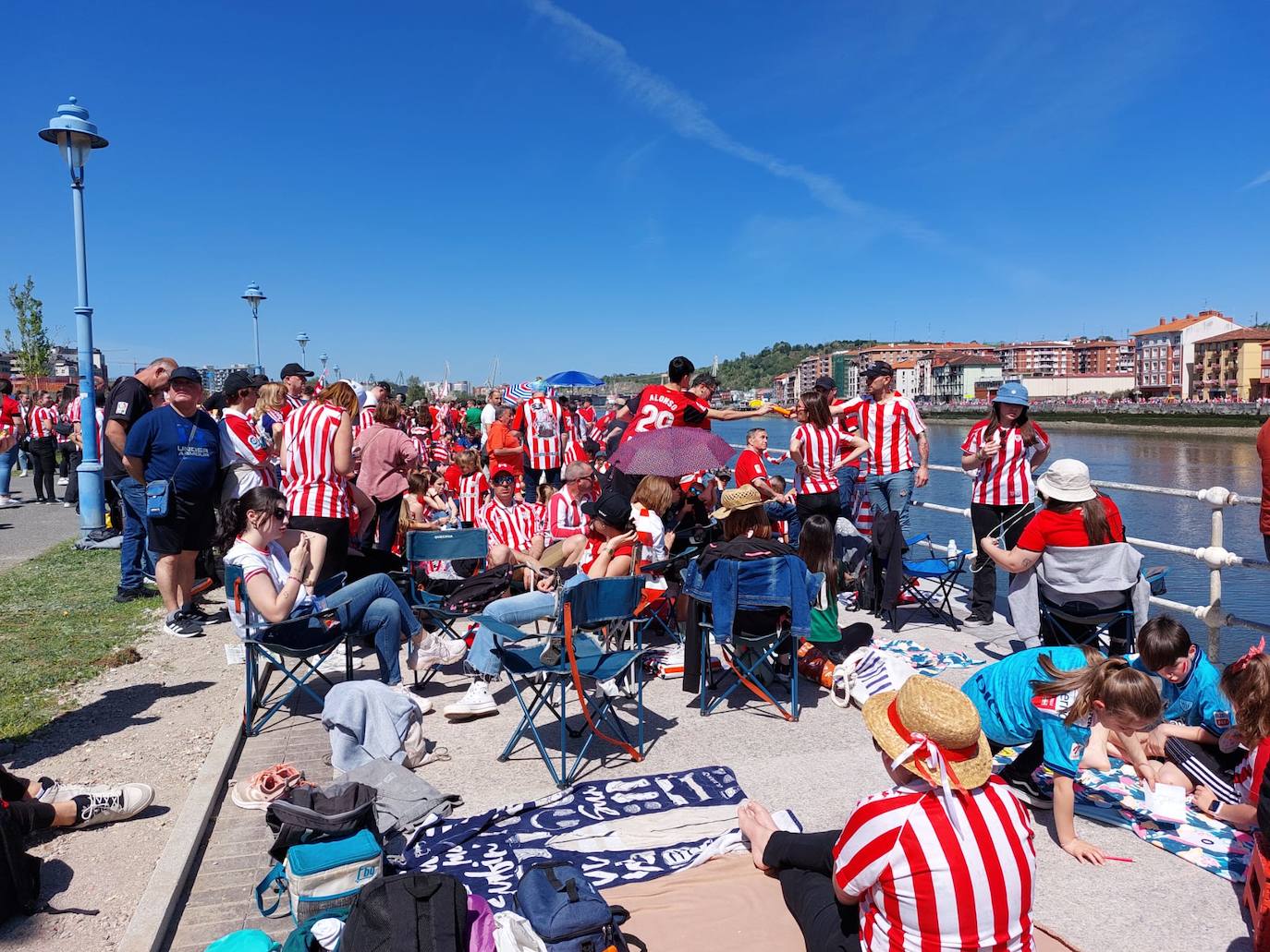 Barakaldo, fotos e información: «Tengo muchas ganas de ver pasar mi primera gabarra»