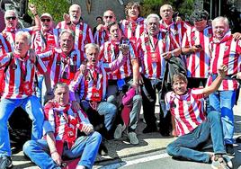 Una amplia representación de los últimos campeones -Sarabia, 'Zubi', Noriega, Núñez, Bolaños, 'Goiko', Julio y Patxi Salinas...- estuvieron en la fiesta rojiblanca.