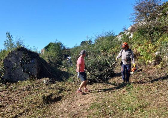El equipo estaba formado por voluntarios de la asociación Burdin Herria, Larreineta, usuarios de los montes de Triano y Ekoetxea Peñas Negras.