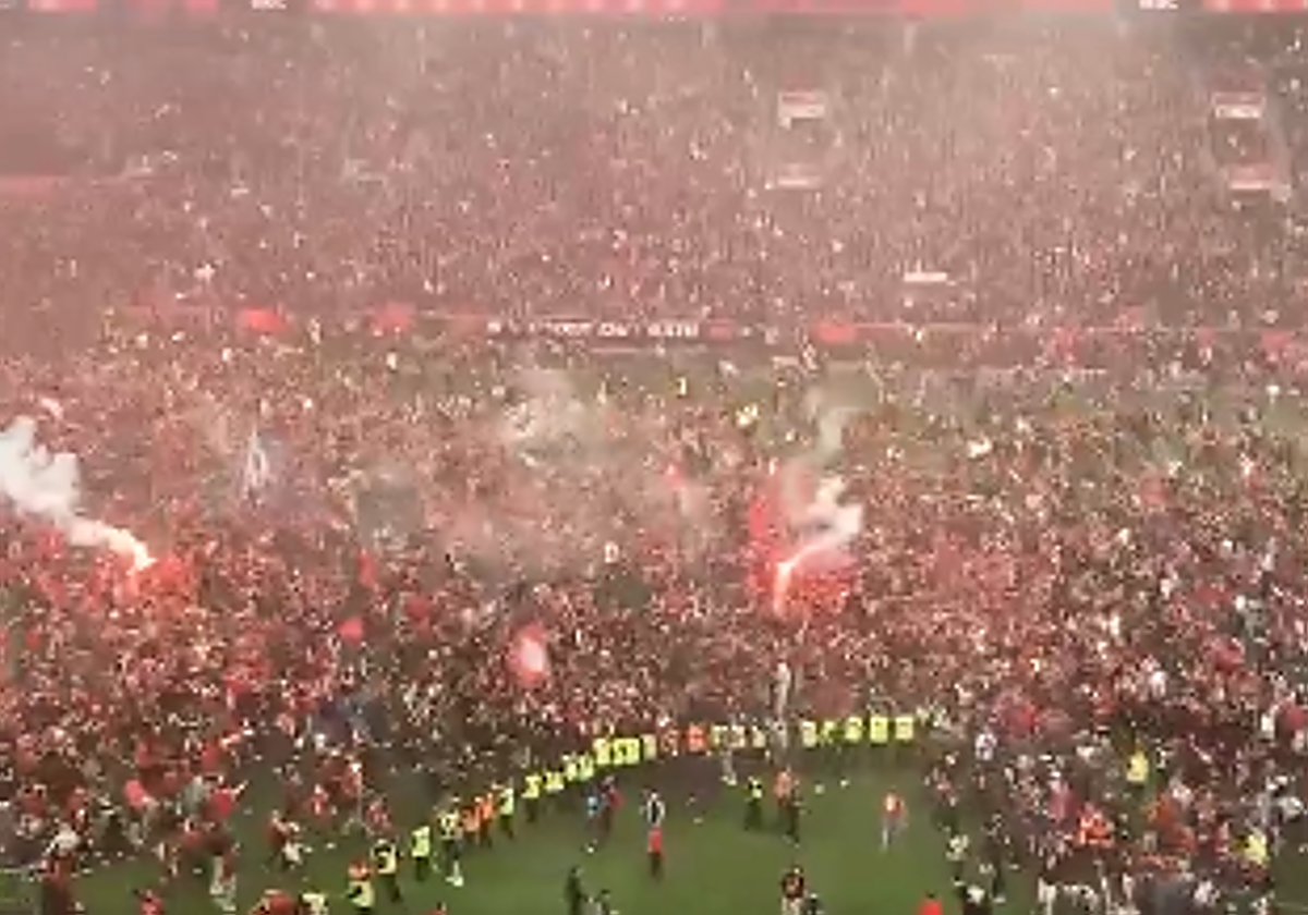 Xabi Alonso gana la Bundesliga con el Leverkusen y le ponen la canción de 'Y viva España'