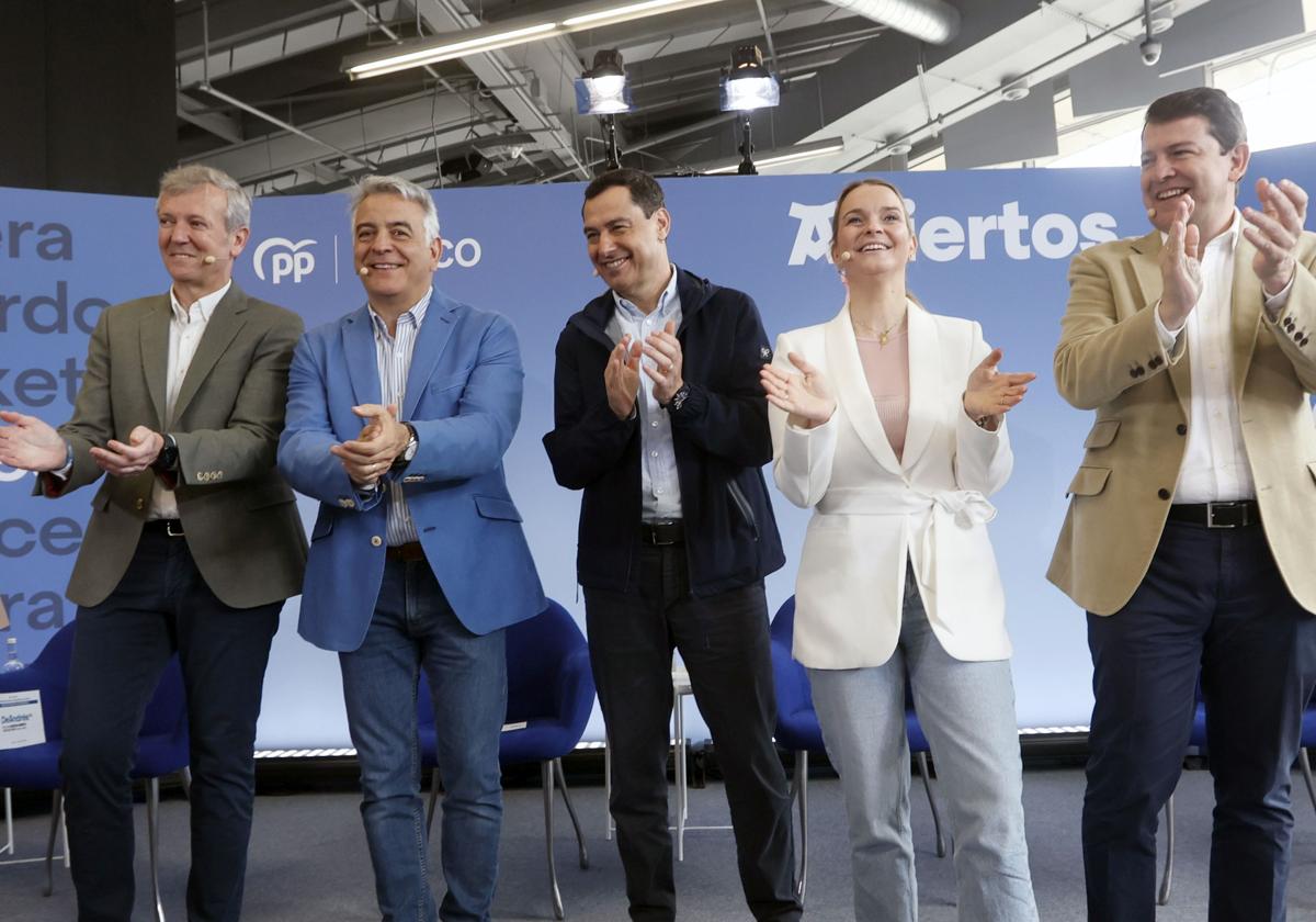 Javier de Andrés rodeado de Alfonso Rueda (Galicia), Juanma Moreno (Andalucía), Marga Prohens (Baleares) y Alfonso Fernández Mañueco (Castilla y León).