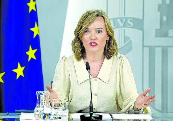 La portavoz del Gobierno, Pilar Alegría, durante la rueda de prensa celebrada ayer tras el Consejo de Ministros.