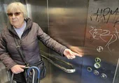 «A la entrada y dentro de los ascensores hay heces esparcidas, es asqueroso»