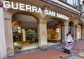 La histórica tienda Guerra San Martín cerró a principios del año pasado y su local, en la céntrica calle Elcano, sigue vacío.