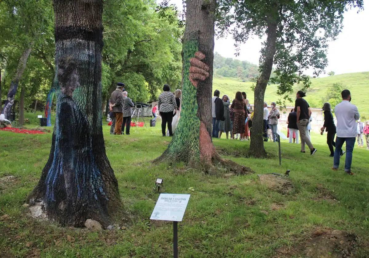 La exposición de la Robleda de los Sueños ya ha viajado también a Vitoria.