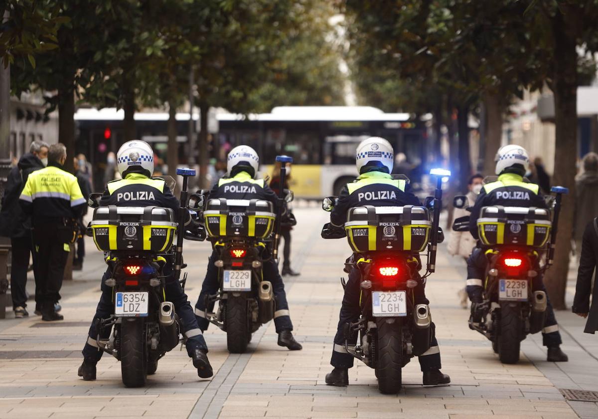 Detenido el conductor de un patinete que lesionó a un policía tras una persecución por Vitoria