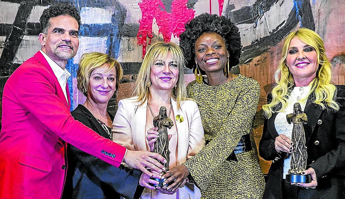 Miembros de la Academia han recogido en Zaragoza las estatuillas de los Premios Talía