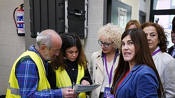 Miren Gorrotxategi tarda veinte minutos en votar por una confusión con su apellido