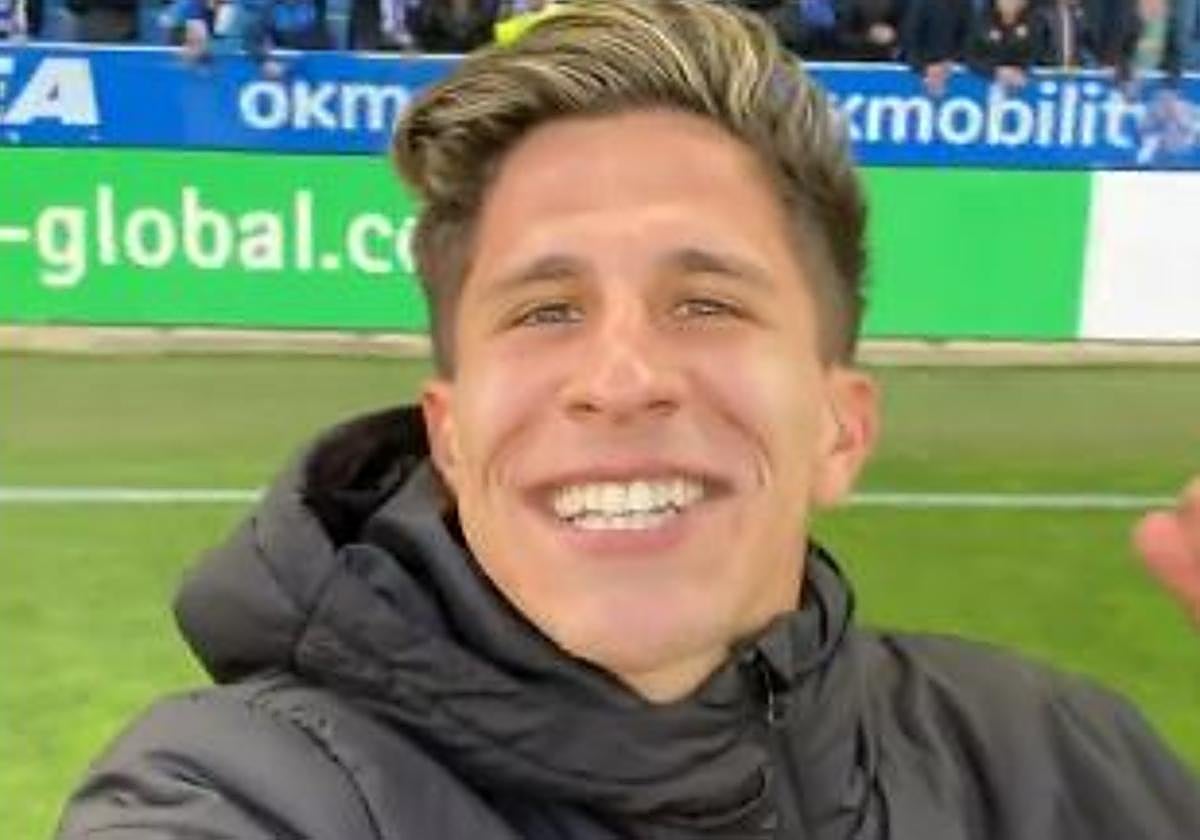 La locura de Giuliano Simeone tras la victoria del Alavés ante el Atlético de su padre, el 'Cholo'