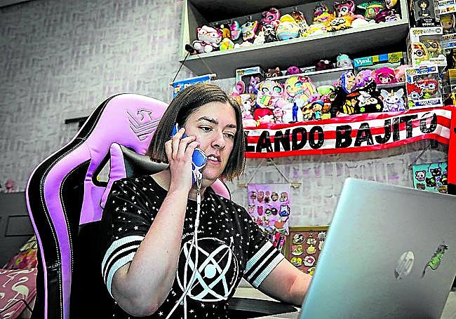 Itziar Pérez, que estudió Matemáticas y va por su segundo máster, es programadora y teletrabaja varios días a la semana.