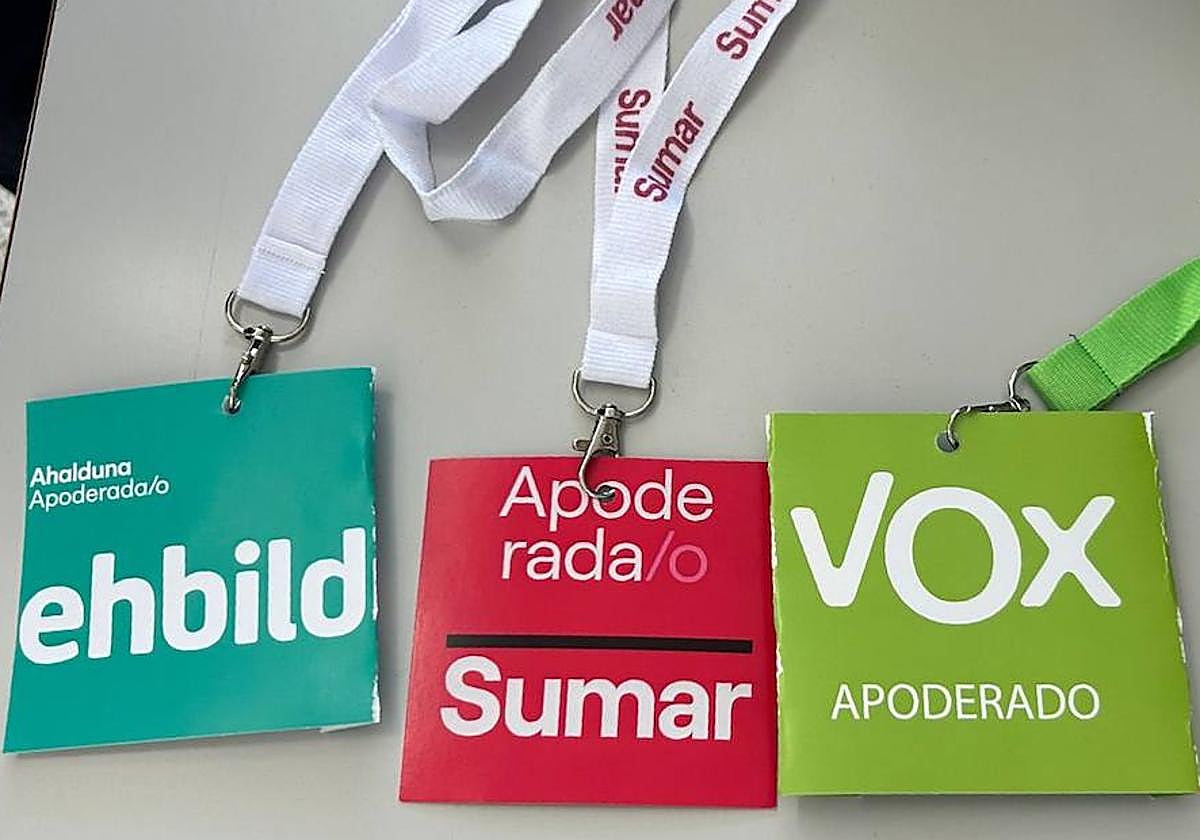 Las tarjetas identificativas, ya recortadas.