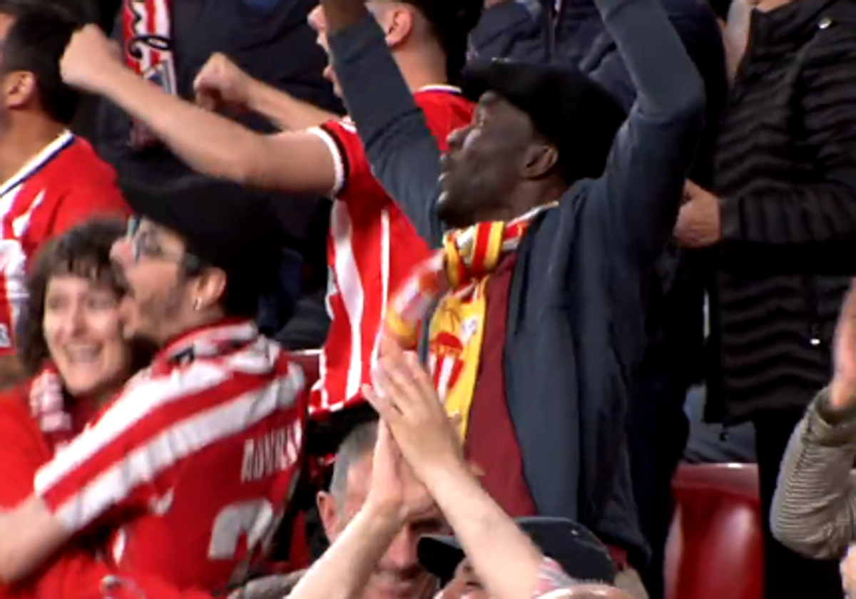 El aficionado canadiense del Valencia que acudió a San Mamés a animar al Athletic