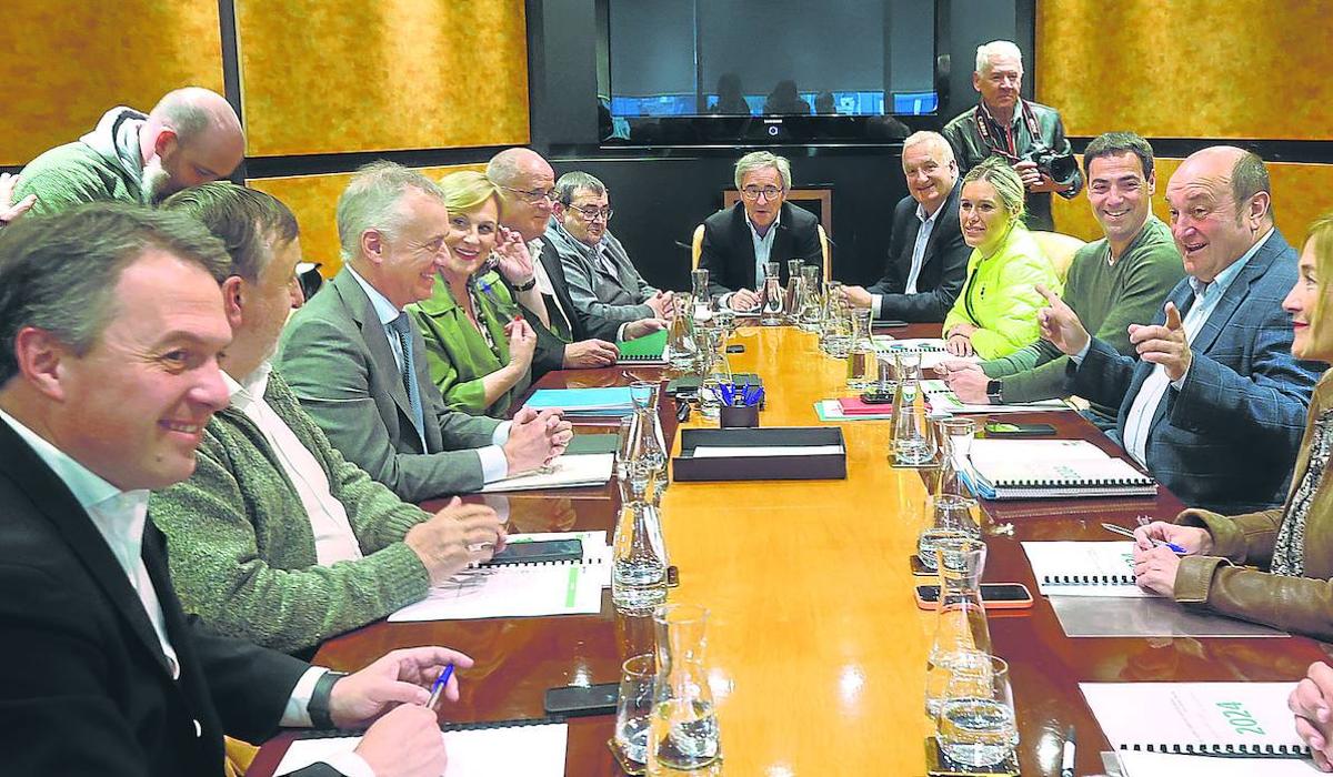 El PNV respira pero afronta su renovación interna en un momento decisivo
