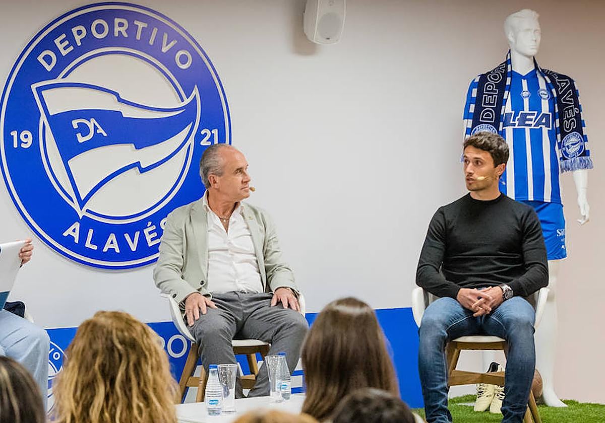 Carlos y ander Guevara, durante un momento de la charla.