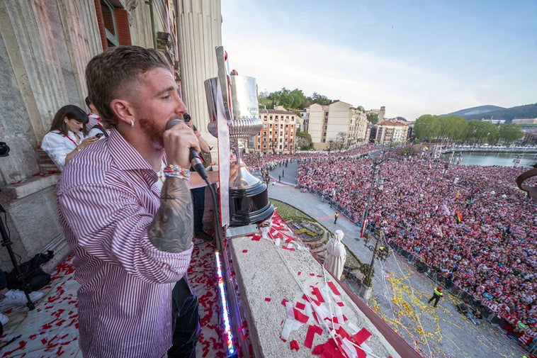 Iker Muniain, en el Ayuntamiento.