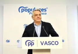 El presidente del PP vasco, Javier de Andrés, en una comparecencia este miércoles en Vitoria.