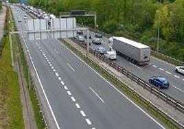 Un accidente obliga a cortar el corredor del Txorierri durante dos horas a la altura de Larrabetzu