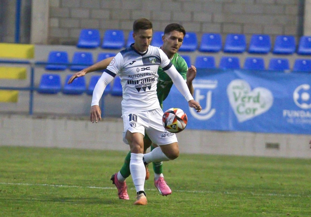 Leandro Martínez fue el gran protagonista del partido cuajando una notable actuación.