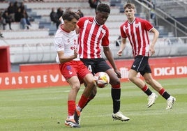 Oyono esta tarde en su debut con el Athletic Juvenil.