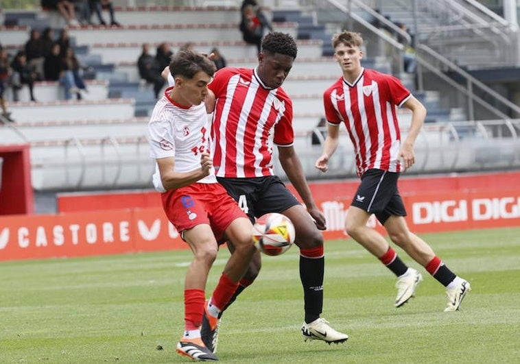 Oyono esta tarde en su debut con el Athletic Juvenil.