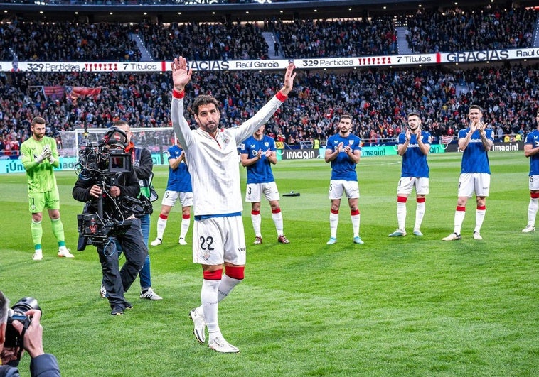 El emotivo homenaje del Atlético a Raúl García: «Siempre serás uno de los nuestros»