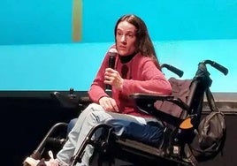 Los más jóvenes atendieron el testimonio de Alaitz Arbilla, que sufrio un accidente de coche cuando tenía cuatro años.