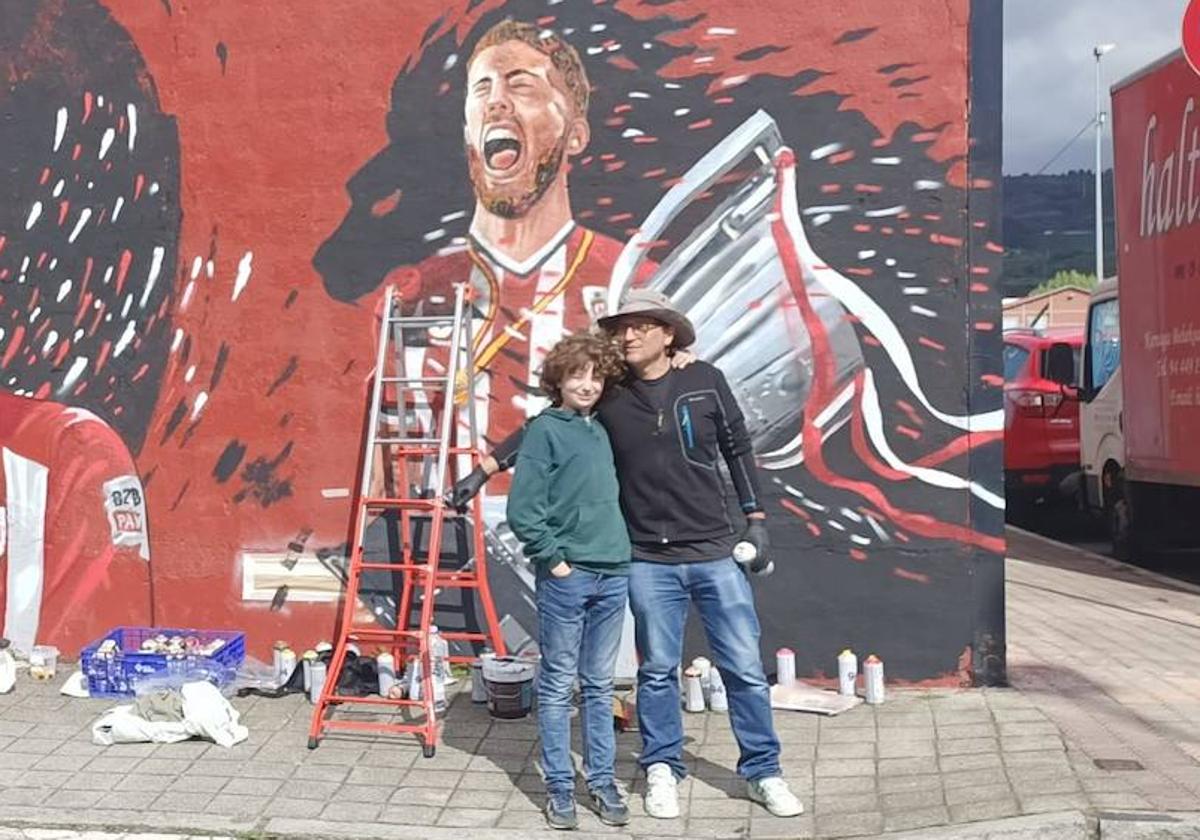 Muniain se une a los hermanos Williams en el fotografiado mural del Athletic en Barakaldo