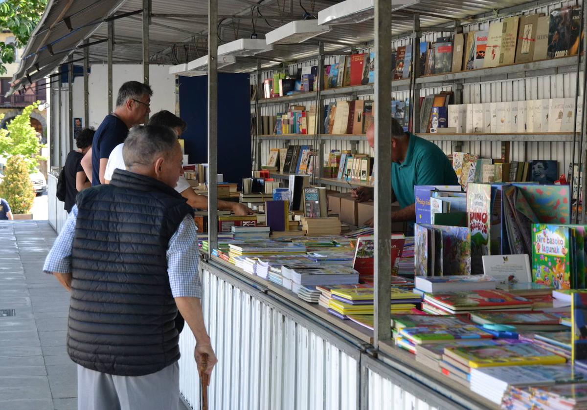 La feria del libro se colocará en el paseo Elexondo, frente al Ayuntamiento.