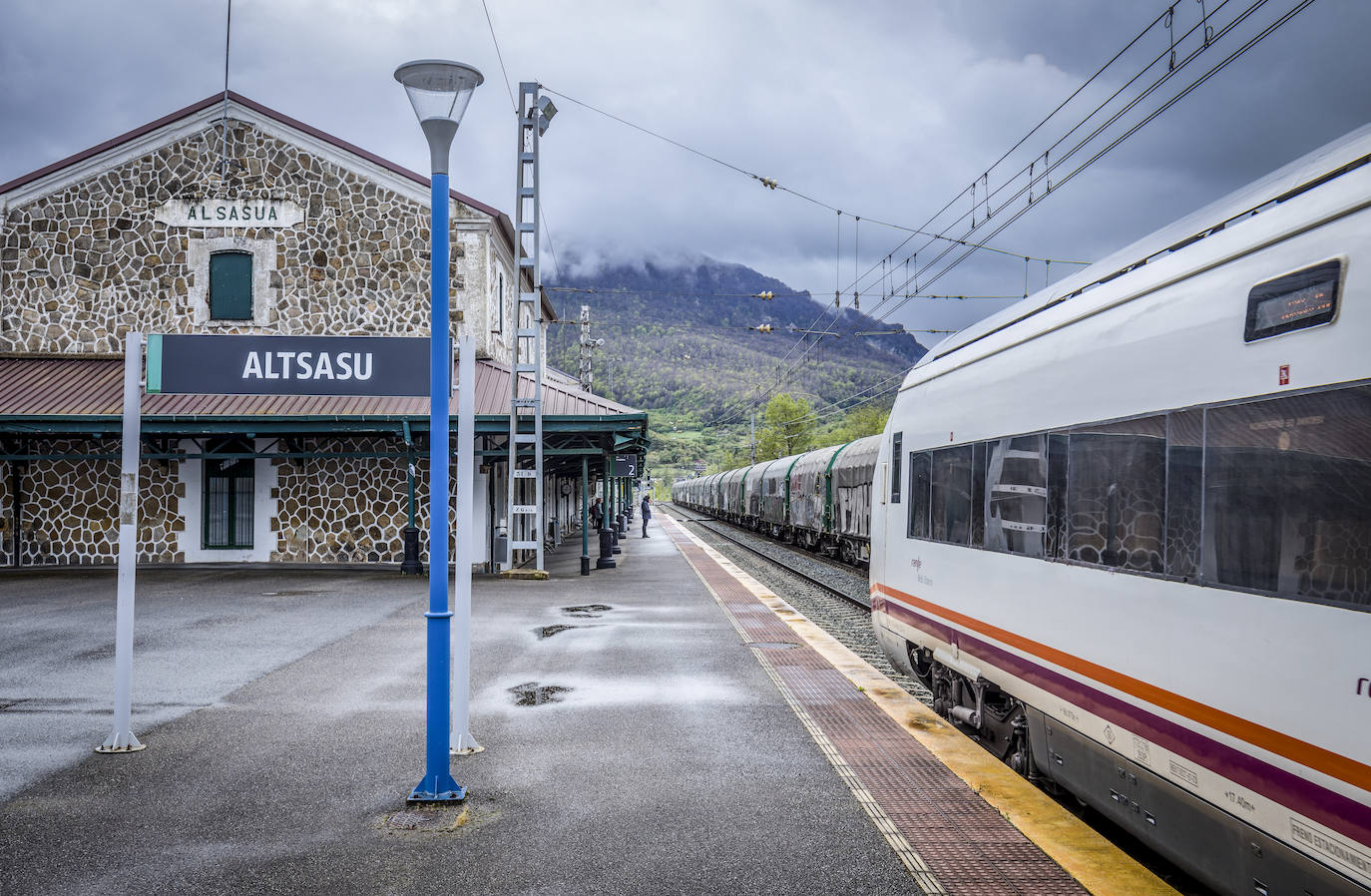 Así es el viaje en el tren Miranda-Alsasua