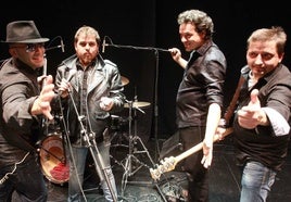 Sergio González (guitarra), Jimmy Barnatán (voz), Rubén Rodríguez (batería) y Dani Simons (bajo) componentes del grupo The Cocooners, en Basauri.