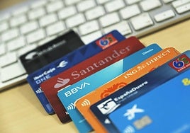 Los errores que casi todo el mundo comete con las tarjetas de banco caducadas