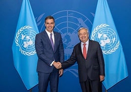 El presidente del Gobierno, Pedro Sánchez, junto al secretario general de la ONU, António Guterres, en una imagen de archivo.