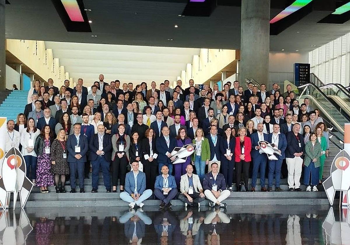 Foto de familia con todos los participantes en este encuentro anual, celebrado este año en el BEC.
