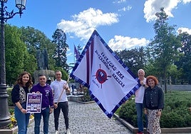 Presentación de la bandera en el Ayuntamiento de Santurtzi.